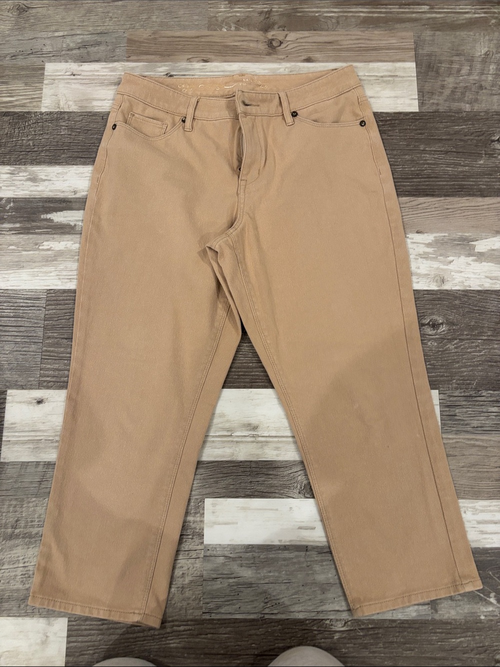 Coldwater Creek Women's Capris in Tan size P10